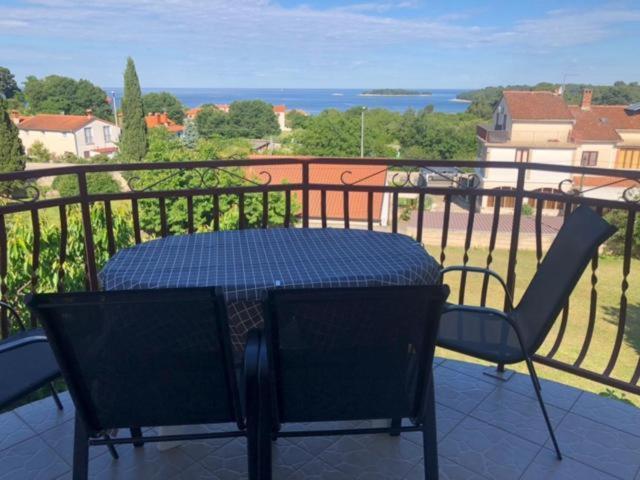 Apartman Sara Ровинь Экстерьер фото