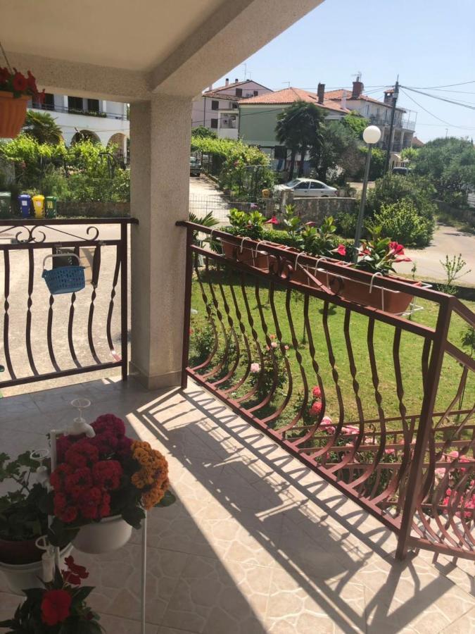 Apartman Sara Ровинь Экстерьер фото